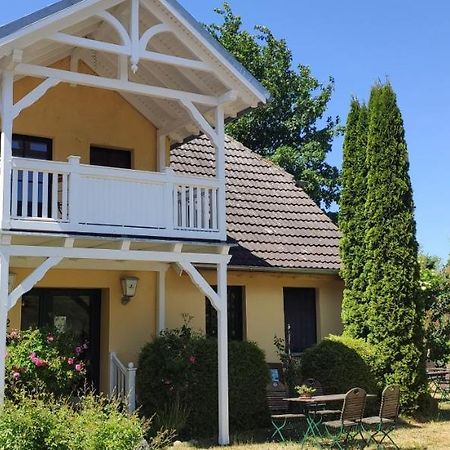 Wirtshaus Neuenkirchen Neuenkirchen auf Rugen Exterior foto