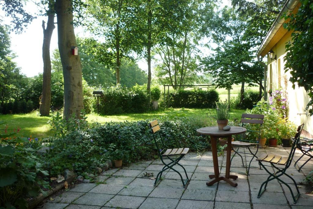 Wirtshaus Neuenkirchen Neuenkirchen auf Rugen Exterior foto